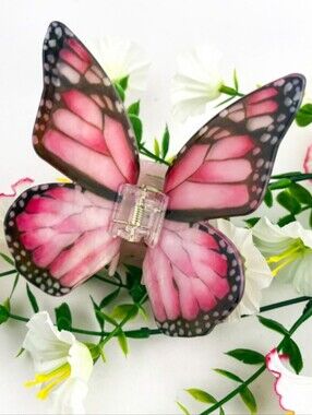🦋 Pink Butterfly Claw Clip